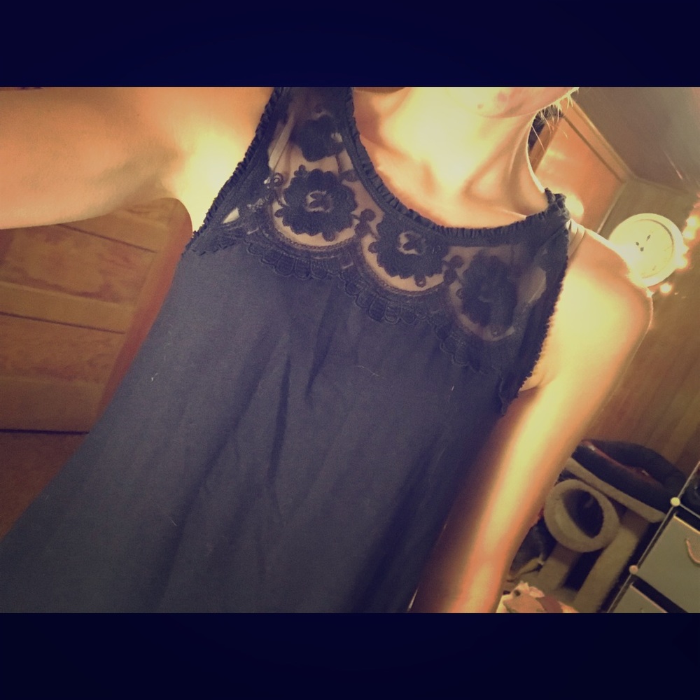 Navy Hollister top